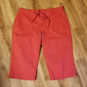 Bandolino size 10 skimmer capris